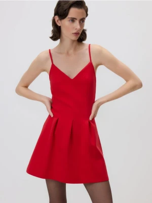 Reserved - Rozkloszowana sukienka - czerwony