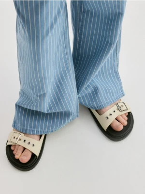 Reserved - Sandały z imitacji skóry - złamana biel