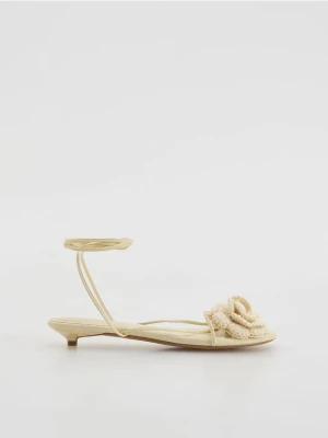 Reserved - Sandały z wiązaniem wokół kostki - złamana biel