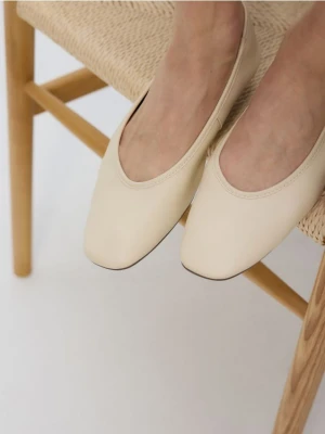 Reserved - Skórzane baleriny - złamana biel