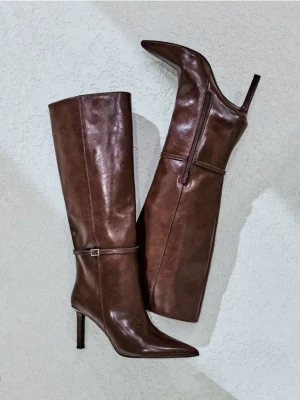 Reserved - Skórzane kozaki na obcasie - ciemnobrązowy