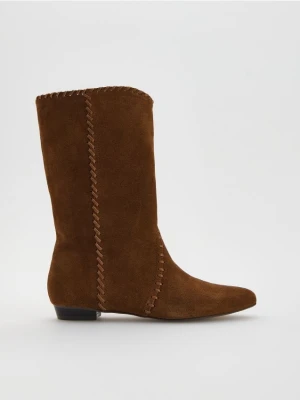 Zdjęcie produktu Reserved - Skórzane kozaki z przeszyciami - brązowy