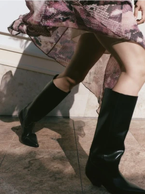 Zdjęcie produktu Reserved - Skórzane kozaki z przeszyciami - czarny