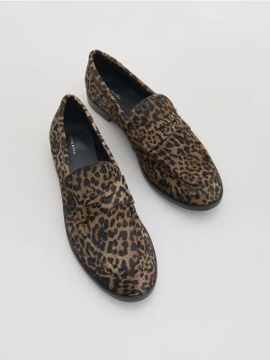 Reserved - Skórzane loafersy z włosem - wielobarwny