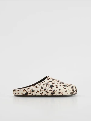 Reserved - Skórzane mule z włosiem - wielobarwny