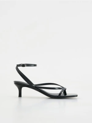 Reserved - Skórzane sandały z paskami - czarny