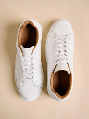 Reserved - Skórzane sneakersy - biały