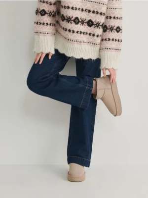 Reserved - Skórzane śniegowce na platformie - beżowy