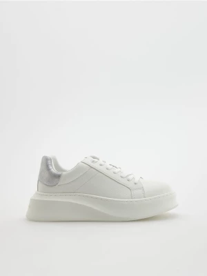 Reserved - Sneakersy na grubej podeszwie - biały