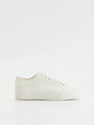 Reserved - Sneakersy na wyższej podeszwie - biały