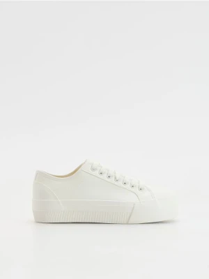 Reserved - Sneakersy na wyższej podeszwie - biały