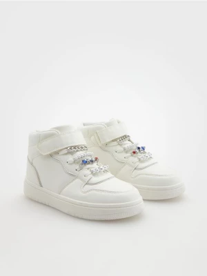 Reserved - Sneakersy z aplikacją - biały