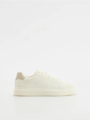 Reserved - Sneakersy z imitacji skóry - biały
