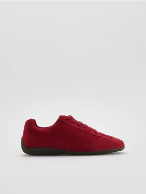 Reserved - Sneakersy z imitacji zamszu - czerwony