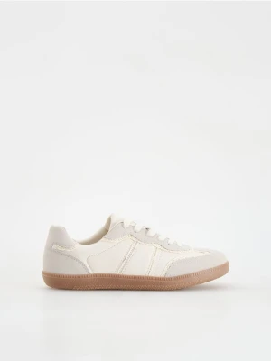 Reserved - Sneakersy z łączonych materiałów - biały
