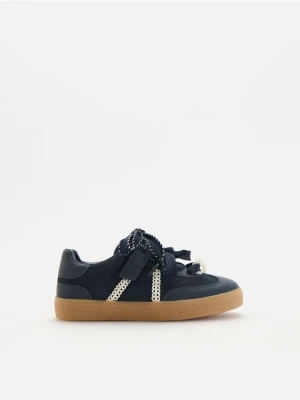 Reserved - Sneakersy z ozdobnymi detalami - granatowy