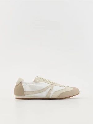 Reserved - Sneakersy ze skórzanymi wstawkami - biały