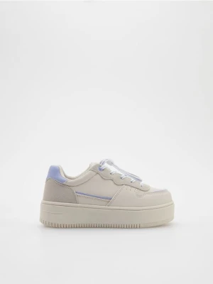 Reserved - Sneakersy ze stoperem - kremowy