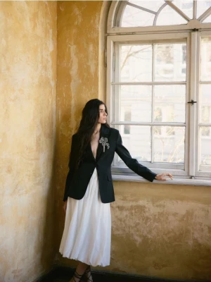 Reserved - Spódnica bombka z wiskozą - złamana biel