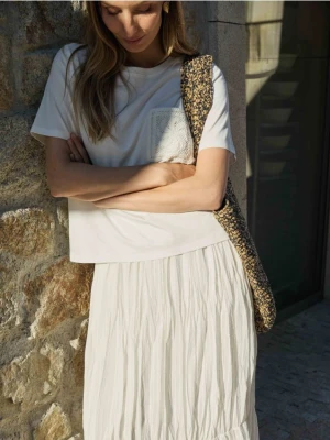 Reserved - Spódnica maxi z gniecionej tkaniny - biały