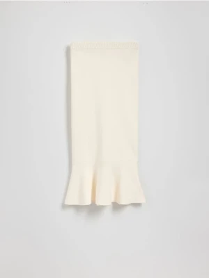 Reserved - Spódnica midi z baskinką - kremowy