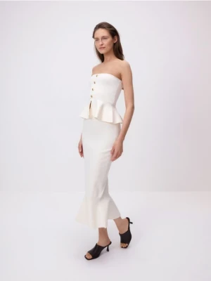 Reserved - Spódnica midi z baskinką - kremowy