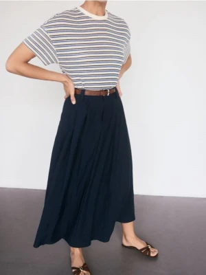 Reserved - Spódnica midi z domieszką lnu - granatowy