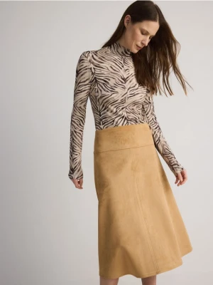 Reserved - Spódnica midi z imitacji zamszu - kremowy