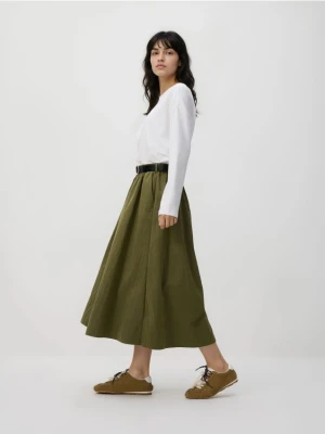 Reserved - Spódnica midi z paskiem - ciemnozielony