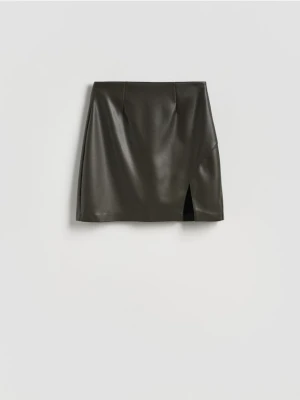 Reserved - Spódnica mini z imitacji skóry - oliwkowy