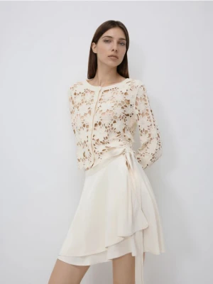 Reserved - Spódnica mini z wiązaniem - złamana biel