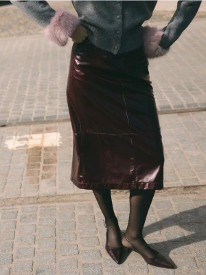 Reserved - Spódnica z imitacji skóry - bordowy