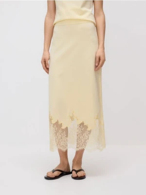 Reserved - Spódnica z koronkowym dołem - jasnożółty