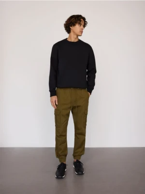 Reserved - Spodnie cargo jogger - zielony