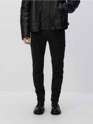 Reserved - Spodnie cargo slim fit - czarny