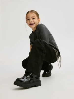 Reserved - Spodnie cargo z łańcuchem - czarny