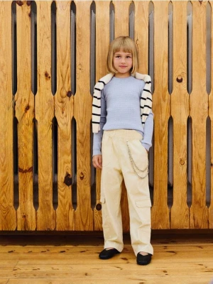 Reserved - Spodnie cargo z łańcuchem - kremowy