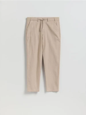 Reserved - Spodnie chino regular fit - beżowy