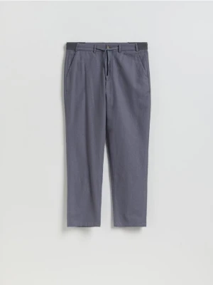 Reserved - Spodnie chino regular fit - granatowy