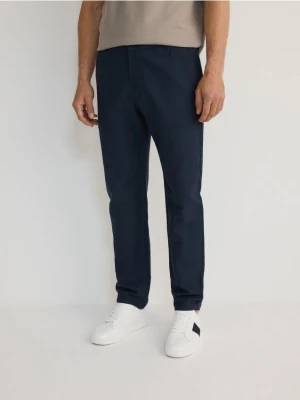 Reserved - Spodnie chino regular z dodatkiem lnu - niebieski