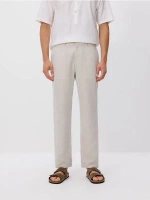 Reserved - Spodnie chino regular z lnem - beżowy