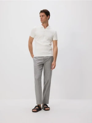 Reserved - Spodnie chino regular z lnem - oliwkowy