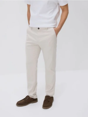 Reserved - Spodnie chino slim - beżowy