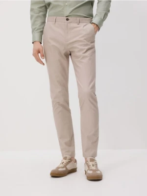 Reserved - Spodnie chino slim fit - beżowy