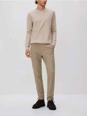 Reserved - Spodnie chino slim fit - beżowy