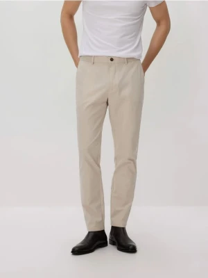 Reserved - Spodnie chino slim fit - beżowy