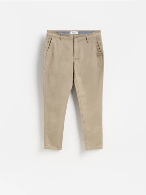 Reserved - Spodnie chino slim fit - beżowy