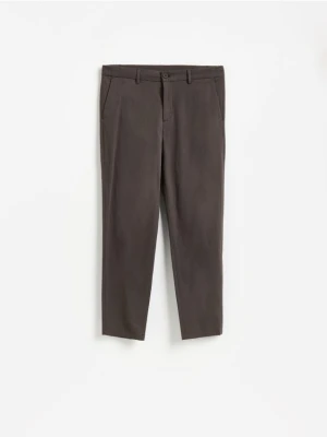 Reserved - Spodnie chino slim fit - brązowy