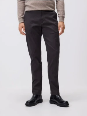 Reserved - Spodnie chino slim fit - ciemnobrązowy