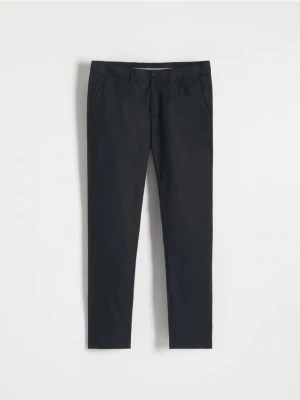 Reserved - Spodnie chino slim fit - czarny